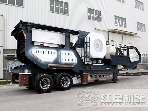 車載磕砂設(shè)備搭顎式破碎機(jī) 車載磕砂設(shè)備搭顎式破碎機(jī)