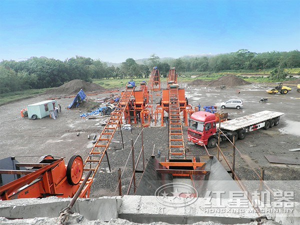 鵝卵石制砂/沙生產線現場 鵝卵石制砂/沙生產線現場