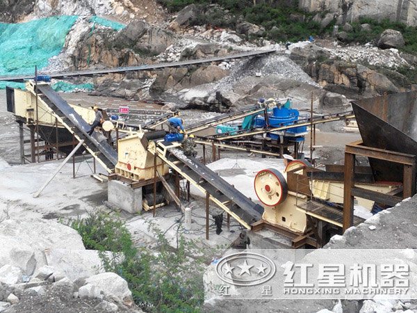 一天400噸河卵石制砂生產(chǎn)線方案二現(xiàn)場 一天400噸河卵石制砂生產(chǎn)線方案二現(xiàn)場