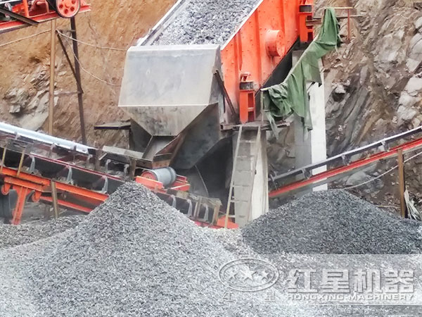 河卵石破碎生產(chǎn)線現(xiàn)場圖片3 河卵石破碎生產(chǎn)線現(xiàn)場圖片3