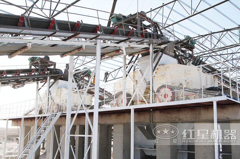 配鄂破機+反擊破的日產(chǎn)6萬噸石子破碎生產(chǎn)線現(xiàn)場2 配鄂破機+反擊破的日產(chǎn)6萬噸石子破碎生產(chǎn)線現(xiàn)場2