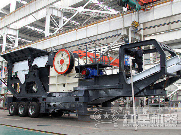 車架底盤設(shè)計緊湊的青石流動式碎石機 車架底盤設(shè)計緊湊的青石流動式碎石機