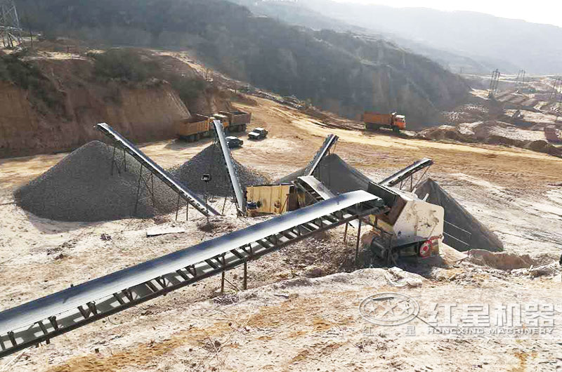 山西某小型碎石廠成品石料現場 山西某小型碎石廠成品石料現場