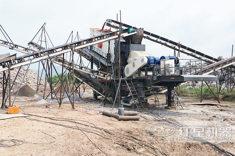 輪胎移動(dòng)重錘破粉石子機(jī)現(xiàn)場(chǎng)