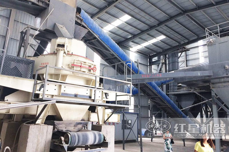 室內(nèi)砂石料制砂機(jī)生產(chǎn)現(xiàn)場 室內(nèi)砂石料制砂機(jī)生產(chǎn)現(xiàn)場