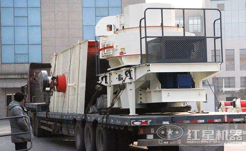 鵝卵石制砂機整裝待發(fā)貨 鵝卵石制砂機整裝待發(fā)貨