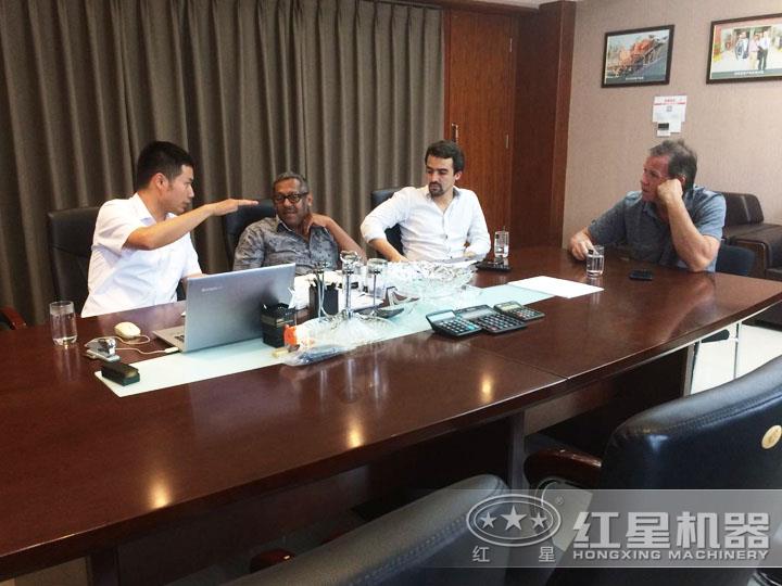 紅星與國外客戶商談價格,達成合作協(xié)議 紅星與國外客戶商談價格,達成合作協(xié)議