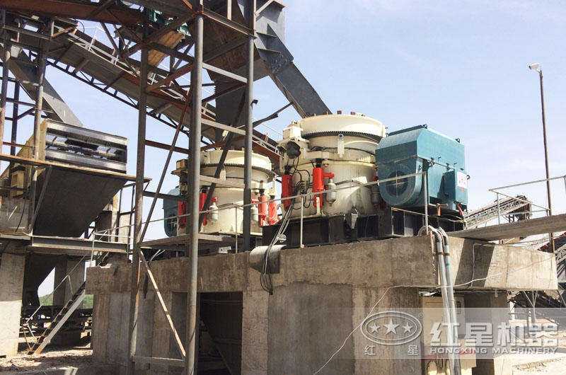 河南洛陽時(shí)產(chǎn)800噸石頭破碎生產(chǎn)線