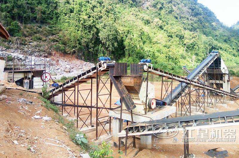 山西200噸石料破碎生產線現場 山西200噸石料破碎生產線現場