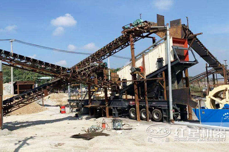 河南洛陽移動制砂機(jī)鵝卵石破碎現(xiàn)場 河南洛陽移動制砂機(jī)鵝卵石破碎現(xiàn)場