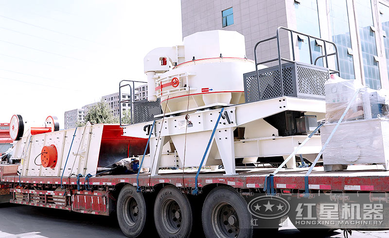 時(shí)產(chǎn)1000噸石灰石破碎生產(chǎn)線整套設(shè)備發(fā)貨現(xiàn)場(chǎng) 時(shí)產(chǎn)1000噸石灰石破碎生產(chǎn)線整套設(shè)備發(fā)貨現(xiàn)場(chǎng)