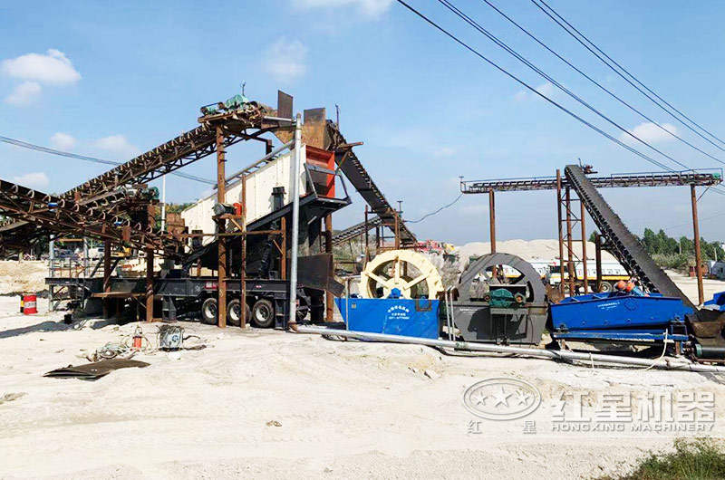 移動(dòng)柴油機(jī)小型制砂機(jī)+洗砂生產(chǎn)現(xiàn)場(chǎng) 移動(dòng)柴油機(jī)小型制砂機(jī)+洗砂生產(chǎn)現(xiàn)場(chǎng)