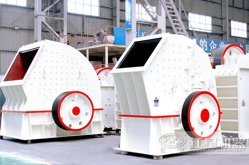 重錘式破碎機(jī):一次成型 重錘式破碎機(jī):一次成型