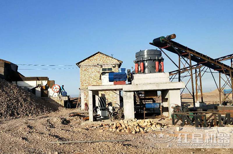 時產(chǎn)100-300噸石子破碎機(jī)生產(chǎn)現(xiàn)場 時產(chǎn)100-300噸石子破碎機(jī)生產(chǎn)現(xiàn)場