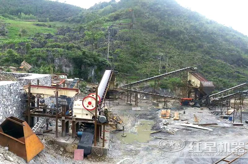 山西日產2000噸小型碎石機現場 山西日產2000噸小型碎石機現場