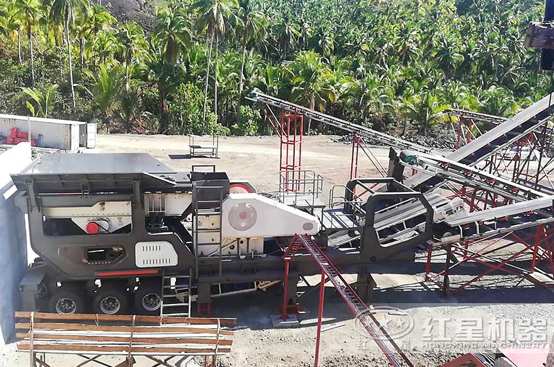 移動式煤矸石粉碎機作業(yè)現(xiàn)場圖 移動式煤矸石粉碎機作業(yè)現(xiàn)場圖