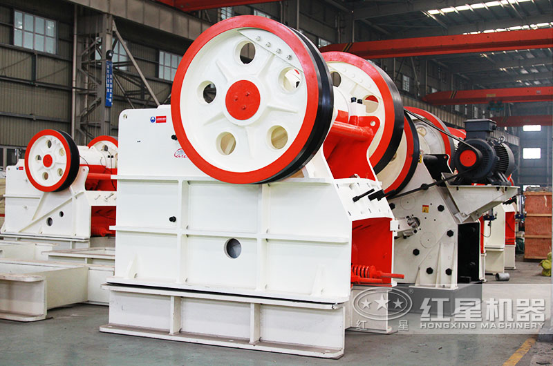 鄂式破碎機,礦山粗碎進料口大,產量高 鄂式破碎機,礦山粗碎進料口大,產量高