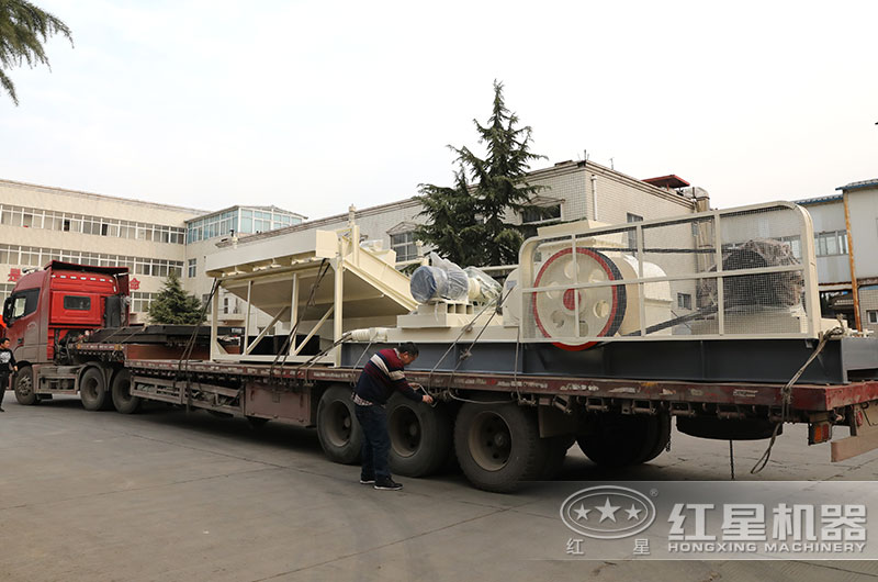 雙輥破碎機(jī)設(shè)備發(fā)貨現(xiàn)場(chǎng)圖 雙輥破碎機(jī)設(shè)備發(fā)貨現(xiàn)場(chǎng)圖