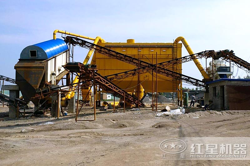 磨石頭機(jī)器工作現(xiàn)場(chǎng)圖 磨石頭機(jī)器工作現(xiàn)場(chǎng)圖