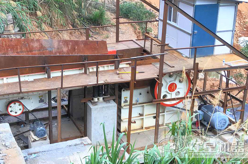 河南客戶小型鄂式破碎機(jī)生產(chǎn)現(xiàn)場(chǎng) 河南客戶小型鄂式破碎機(jī)生產(chǎn)現(xiàn)場(chǎng)