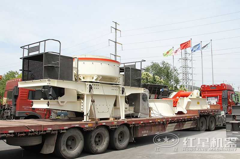 沖擊式破碎機(jī)設(shè)備裝車發(fā)貨 沖擊式破碎機(jī)設(shè)備裝車發(fā)貨