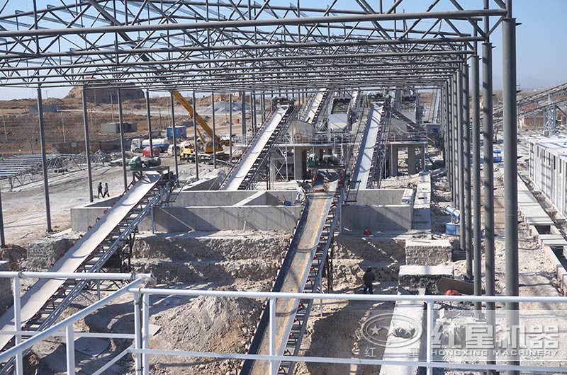 河北客戶皮帶輸送機工作現(xiàn)場圖 河北客戶皮帶輸送機工作現(xiàn)場圖