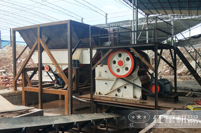 粗顎破工作現場圖片 粗顎破工作現場圖片