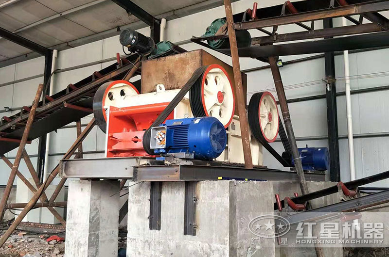 250x1200顎式破碎機工作現(xiàn)場圖片 250x1200顎式破碎機工作現(xiàn)場圖片