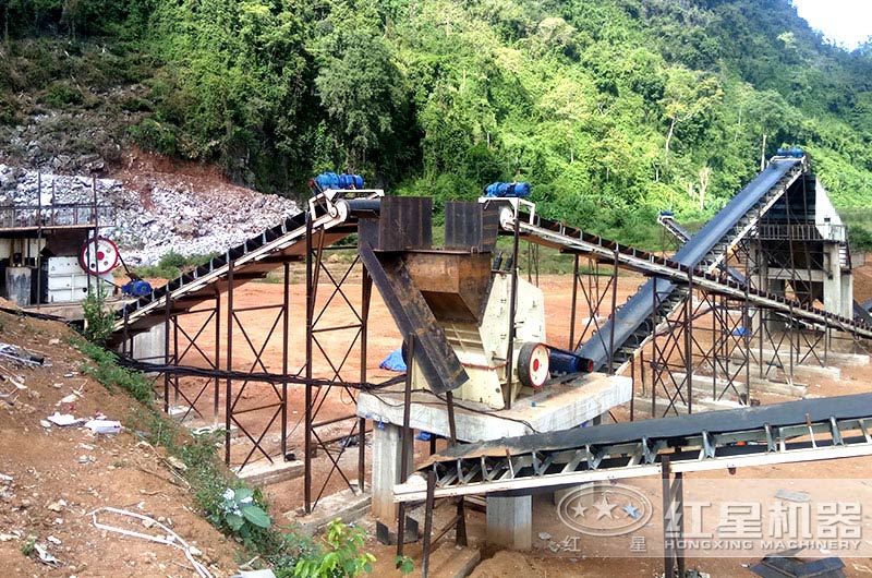 石灰石破碎生產(chǎn)線現(xiàn)場(chǎng) 石灰石破碎生產(chǎn)線現(xiàn)場(chǎng)