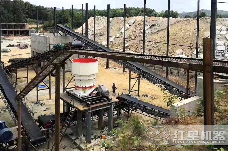 鐵礦石破碎機工作現(xiàn)場圖片 鐵礦石破碎機工作現(xiàn)場圖片