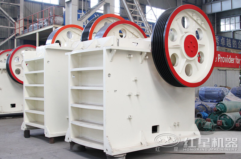 鄂式破碎機(jī)圖片 鄂式破碎機(jī)圖片