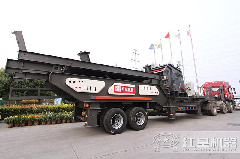 中細(xì)碎輪胎移動(dòng)破碎站直接開往客戶現(xiàn)場(chǎng) 中細(xì)碎輪胎移動(dòng)破碎站直接開往客戶現(xiàn)場(chǎng)