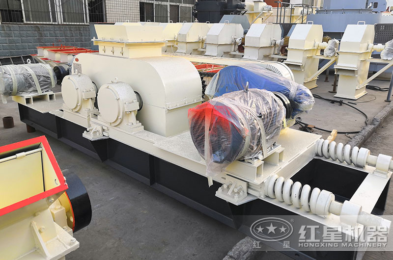 每小時200噸對輥制砂機(jī)圖片 每小時200噸對輥制砂機(jī)圖片