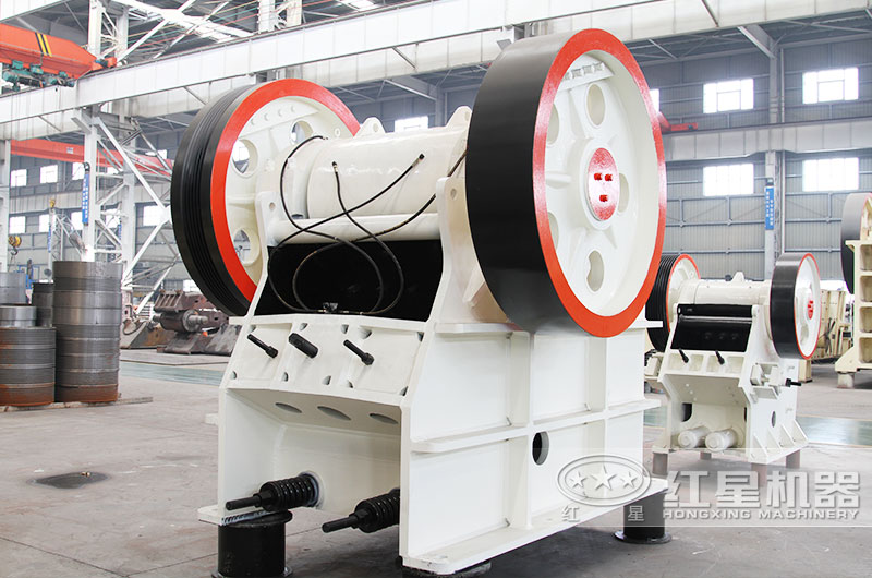 歐版顎式破碎機(jī)，粗碎破碎比大