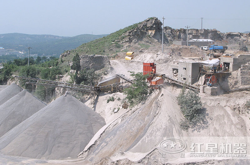 砂石生產(chǎn)線現(xiàn)場(chǎng) 砂石生產(chǎn)線現(xiàn)場(chǎng)