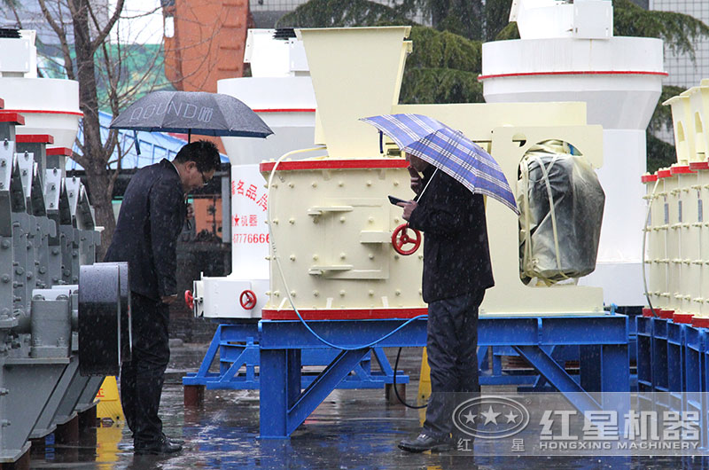 客戶來廠參觀考察立軸復合制砂機 客戶來廠參觀考察立軸復合制砂機