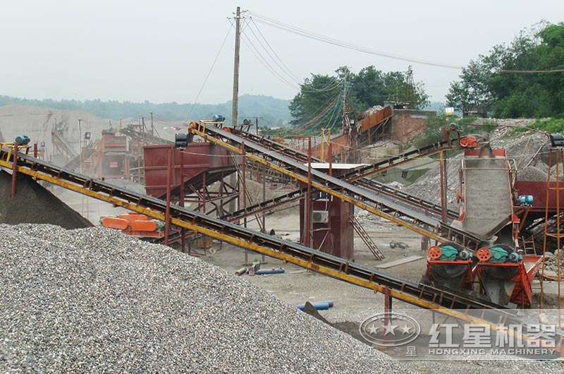 對(duì)輥破加工生產(chǎn)現(xiàn)場(chǎng) 對(duì)輥破加工生產(chǎn)現(xiàn)場(chǎng)