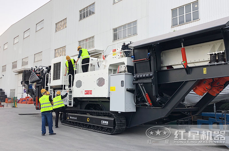 客戶來廠考察移動碎石機設備 客戶來廠考察移動碎石機設備