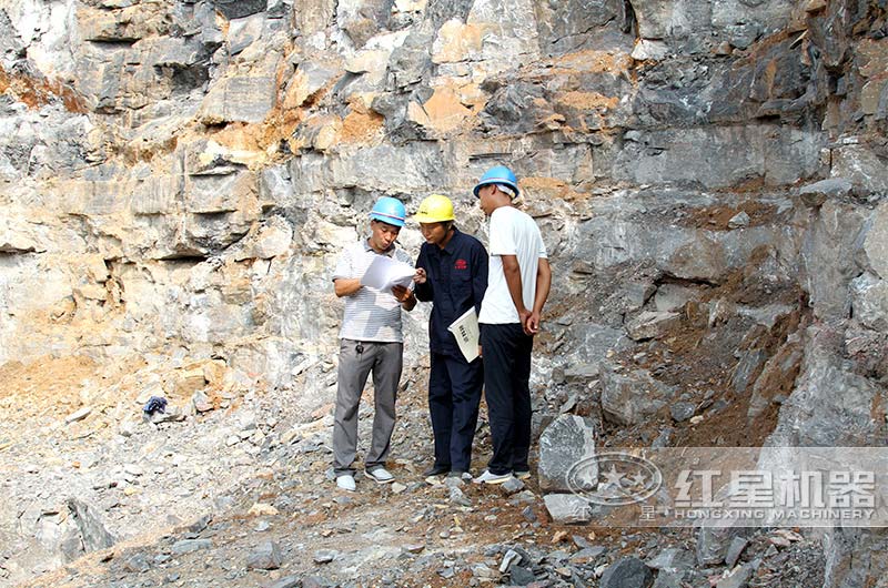 紅星技術(shù)人員隨客戶到現(xiàn)場勘察設(shè)計(jì) 紅星技術(shù)人員隨客戶到現(xiàn)場勘察設(shè)計(jì)