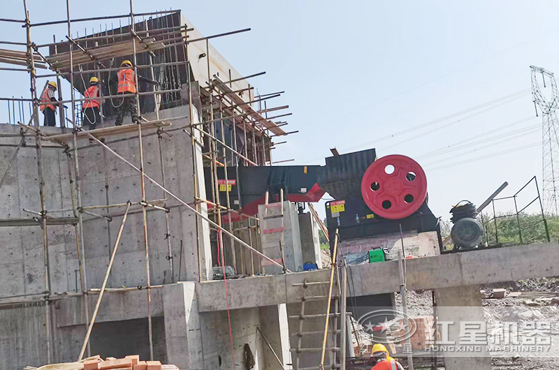 青石碎石加工客戶現(xiàn)場(chǎng) 青石碎石加工客戶現(xiàn)場(chǎng)