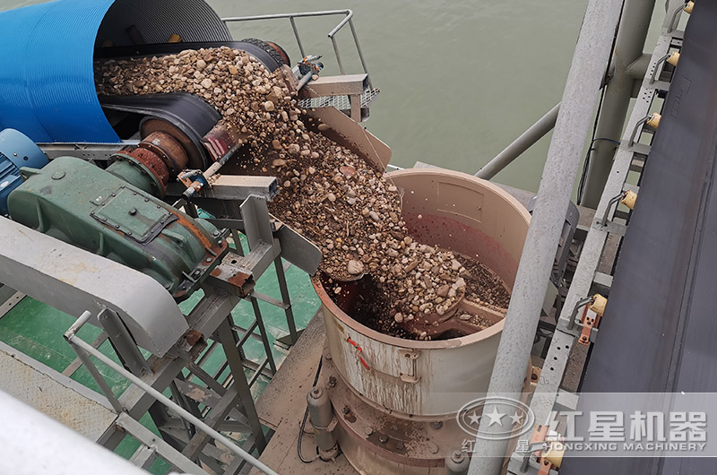 船上圓錐破現(xiàn)場(chǎng) 船上圓錐破現(xiàn)場(chǎng)