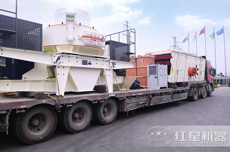 紅星成套煤炭粉碎設(shè)備裝車發(fā)貨現(xiàn)場 紅星成套煤炭粉碎設(shè)備裝車發(fā)貨現(xiàn)場