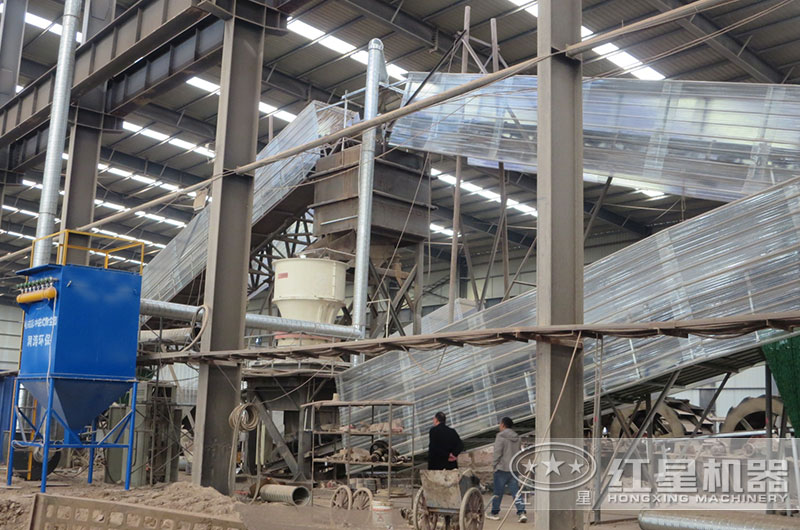 圓錐破作業(yè)現場實拍 圓錐破作業(yè)現場實拍